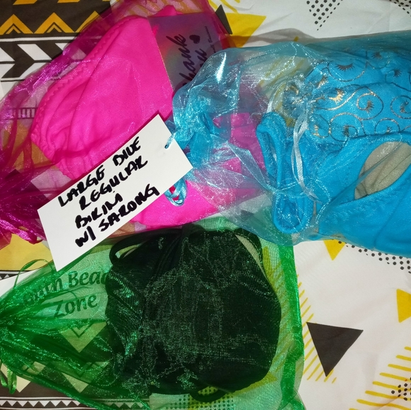 Various string and regular bikini swimsuits - Picture 5 of 5